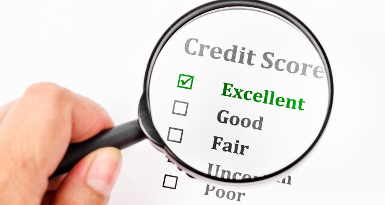 FICO Score vs Credit Score Entendiendo las Diferencias