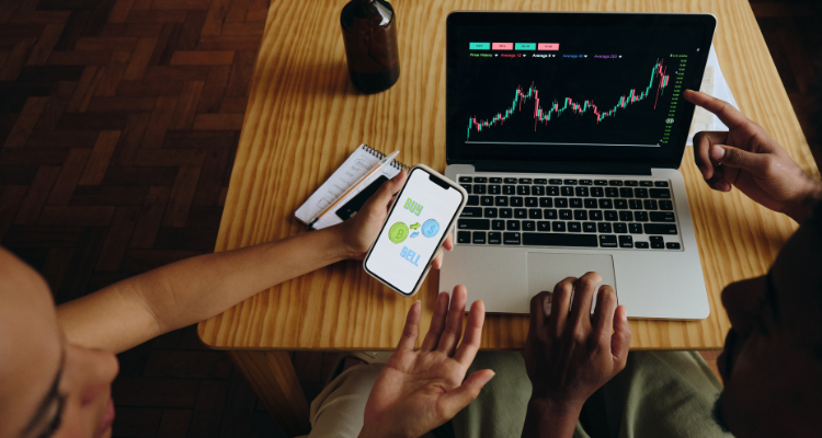 Cómo generar ingresos pasivos con inversiones de bajo riesgo Cómo generar ingresos pasivos con inversiones de bajo riesgo