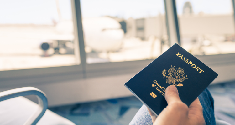 Cómo Usar Bancos Digitales que Aceptan ITIN y Pasaporte_ Guía para Inmigrantes Latinos en USA Cómo Usar Bancos Digitales que Aceptan ITIN y Pasaporte_ Guía para Inmigrantes Latinos en USA